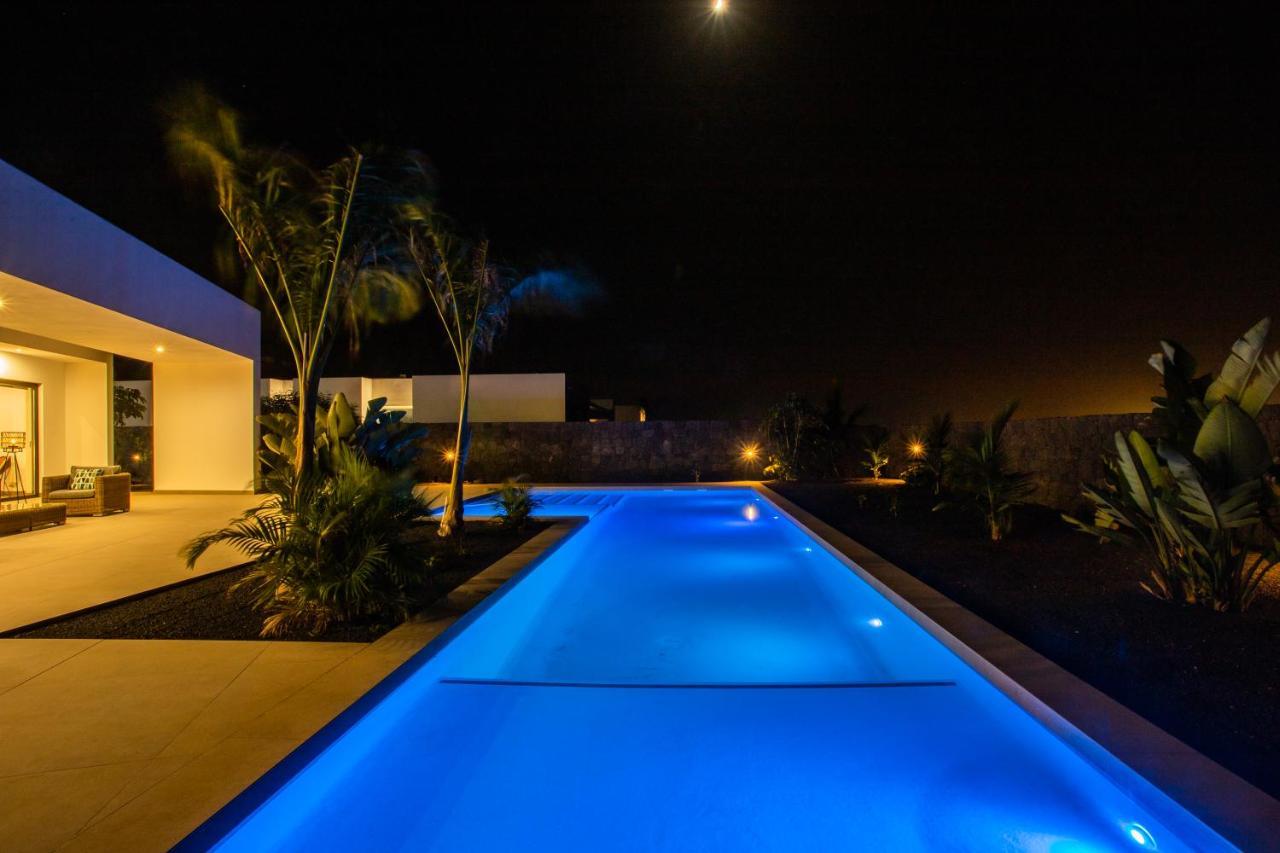 Villa Macan Тегисе Екстериор снимка
