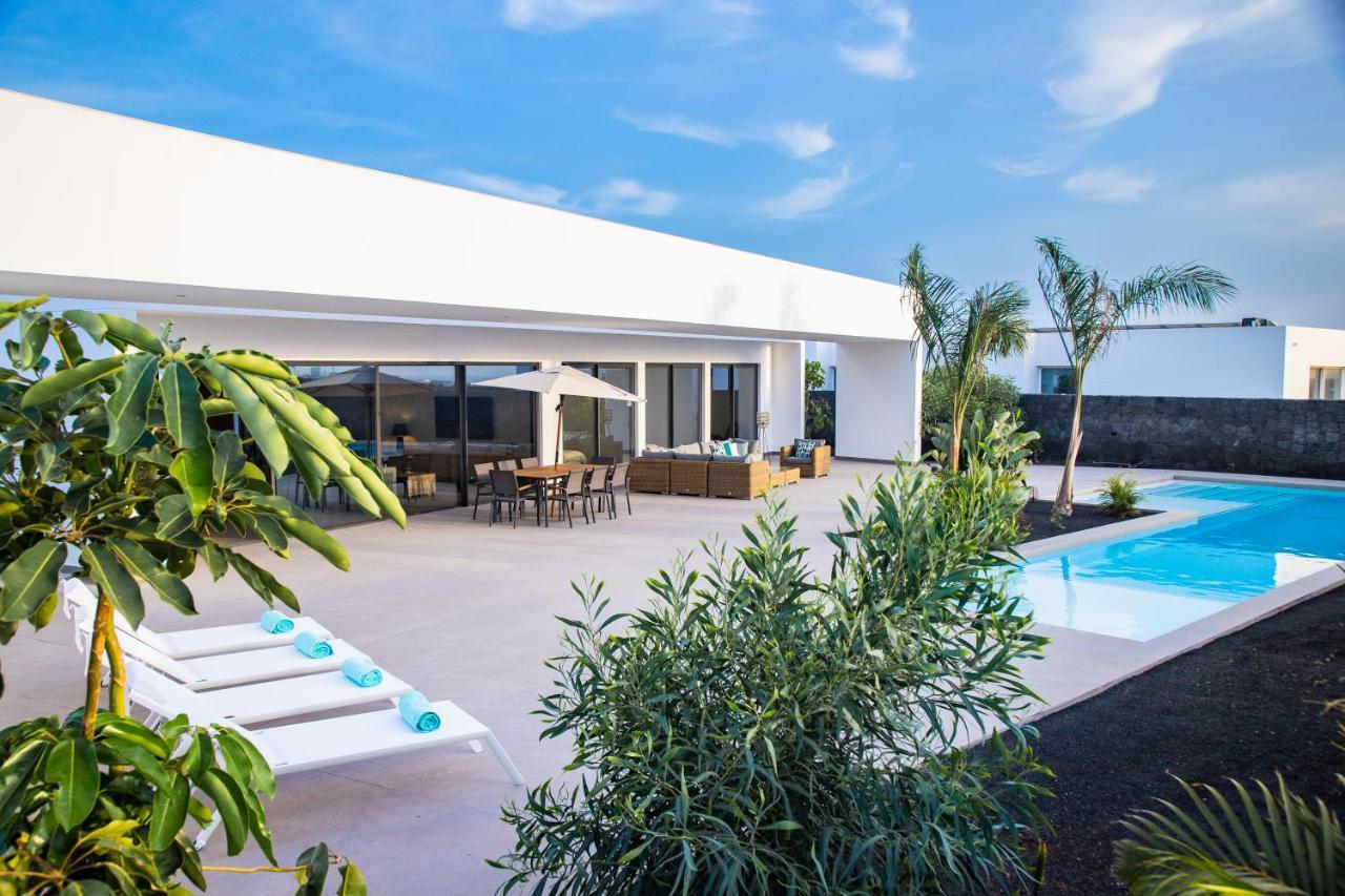 Villa Macan Тегисе Екстериор снимка
