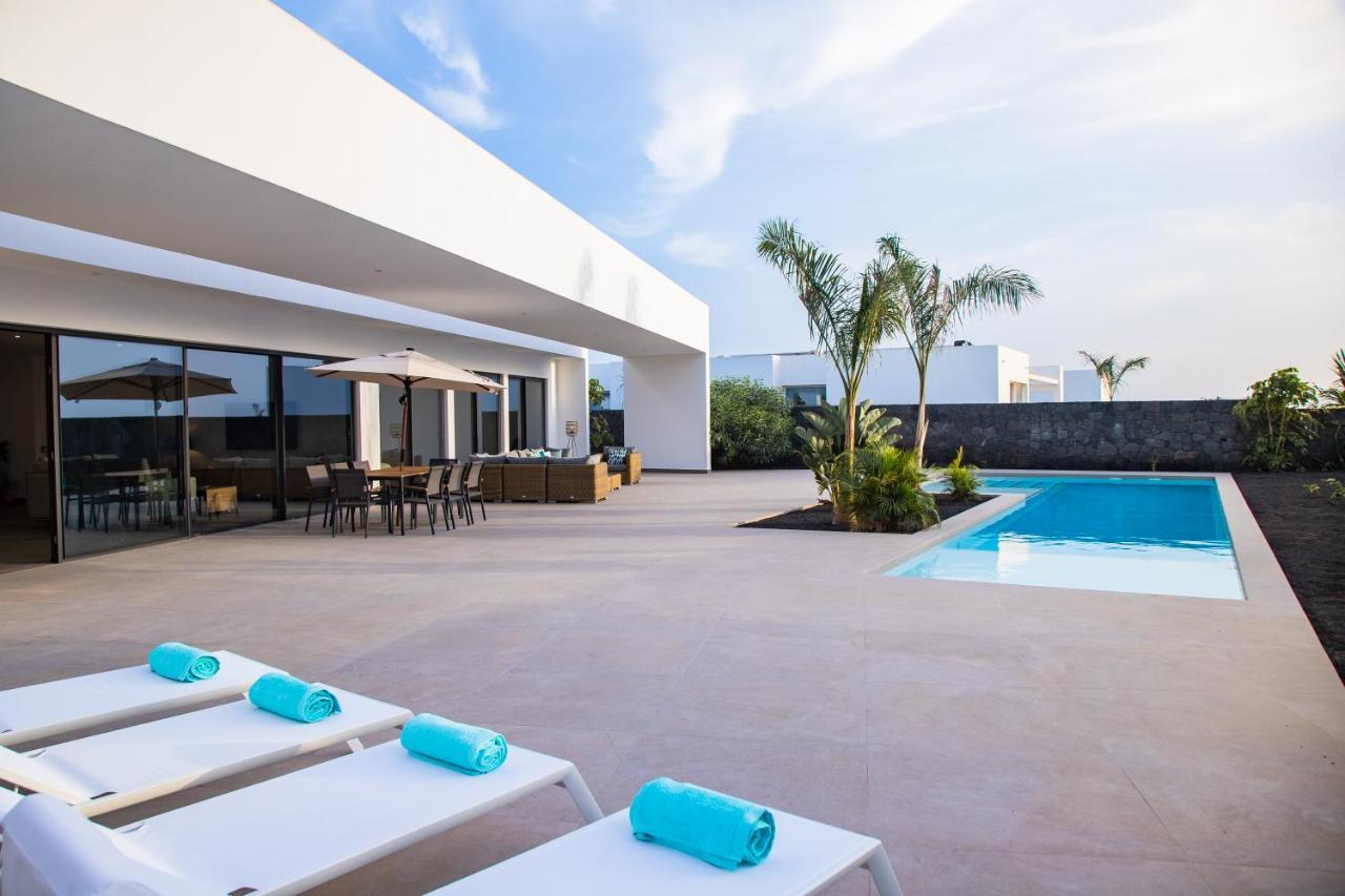 Villa Macan Тегисе Екстериор снимка