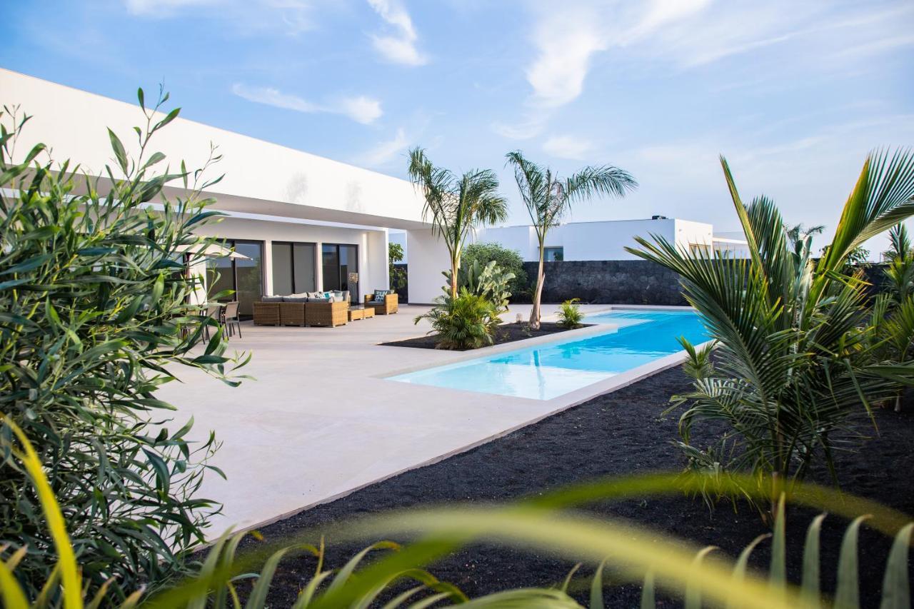 Villa Macan Тегисе Екстериор снимка