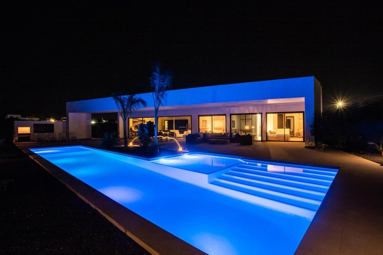 Villa Macan Тегисе Екстериор снимка
