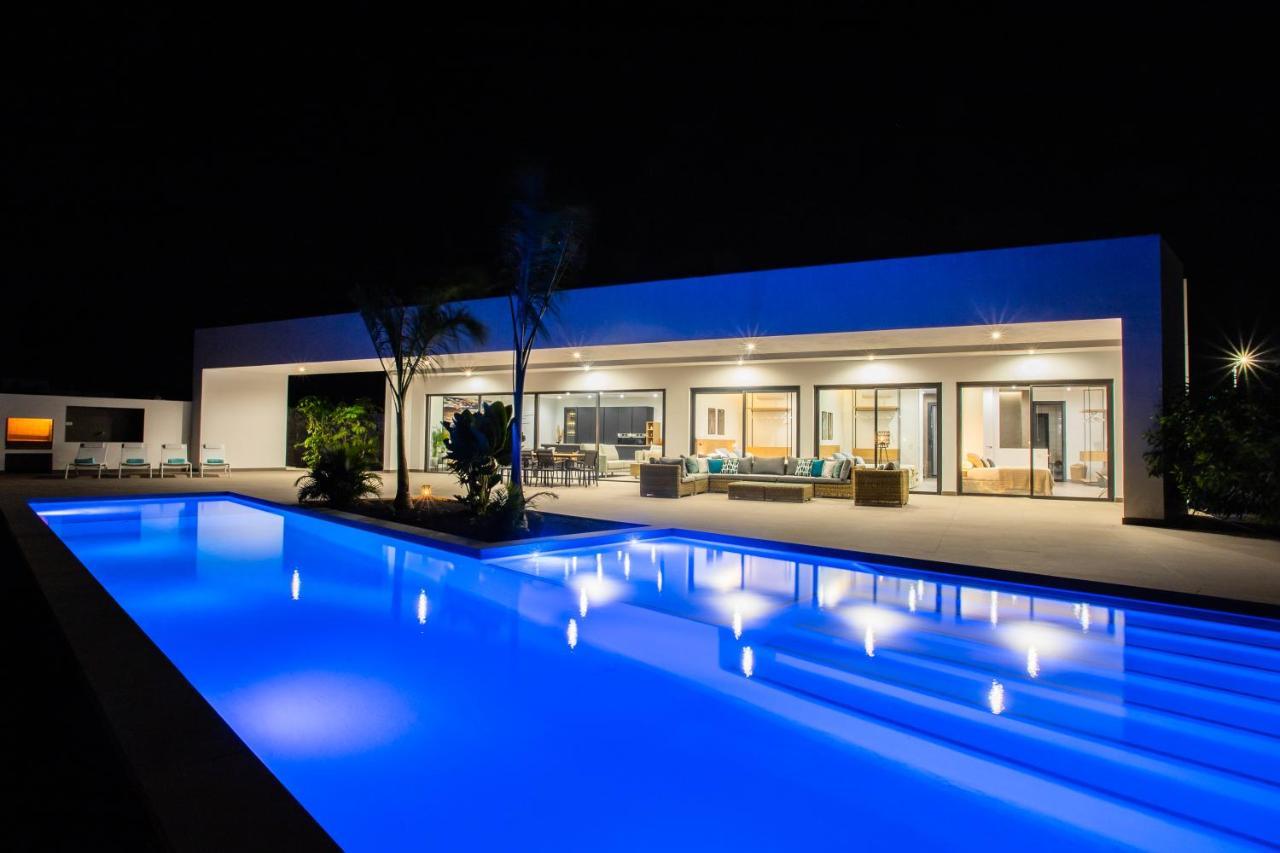 Villa Macan Тегисе Екстериор снимка