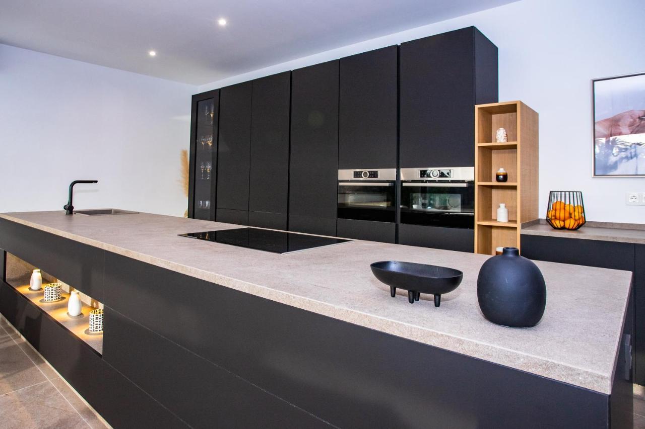 Villa Macan Тегисе Екстериор снимка